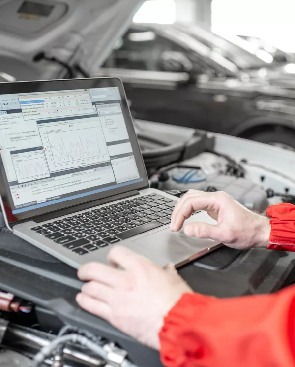 Diagnosing car engine with a laptop